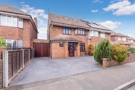 Upton Court Road, Langley, SL3