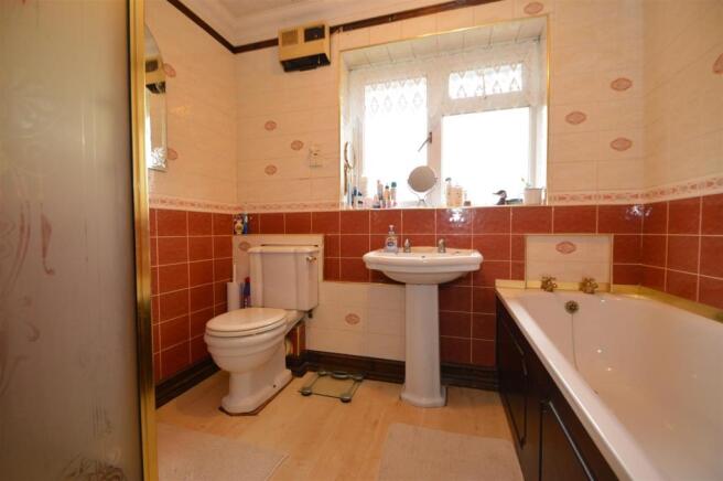 Bathroom.JPG