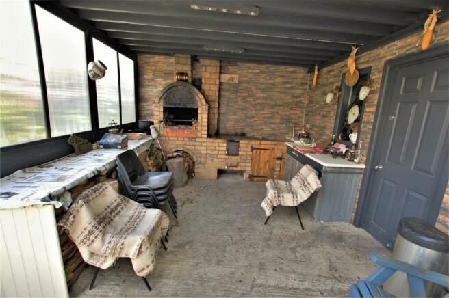 Outdoor Kitchen