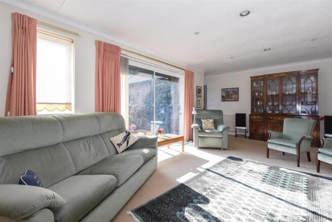 Living Room2.jpg