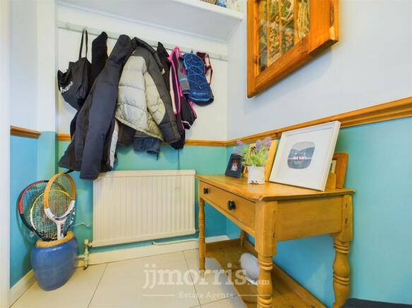 CAM03686G0-PR0133-STILL024.jpg