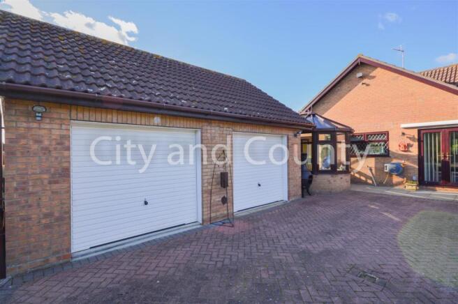 double garage.jpg