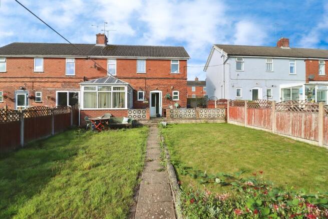 East Crescent, Duckmanton, CHESTERFIELD photo 4