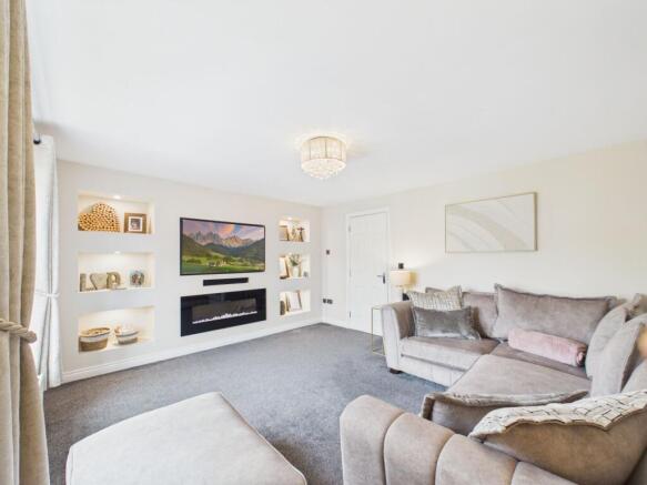 3 bed Semi-Detached for sale Image 8