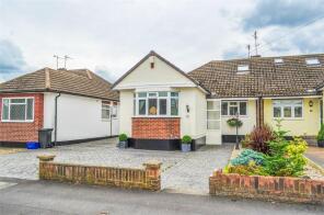 3, Hows Mead, North Weald Bassett, Epping CM16 6HB