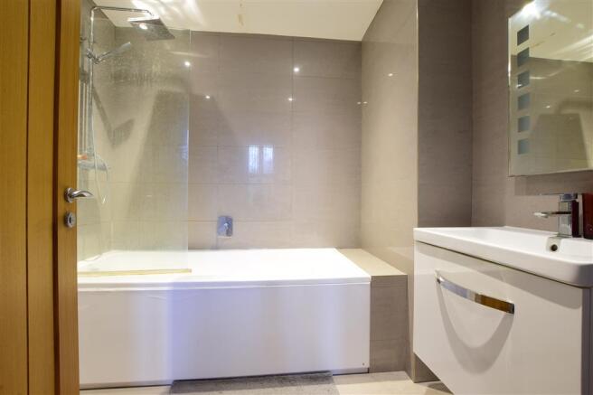 En-Suite Bathroom