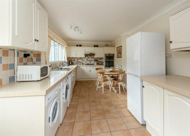 Rossleigh-kitchen.jpg