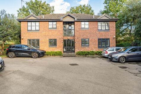 Southwood Avenue, Knaphill, Woking, GU21