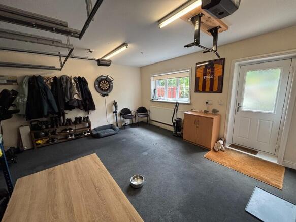 4 bed Detached for sale Image 10