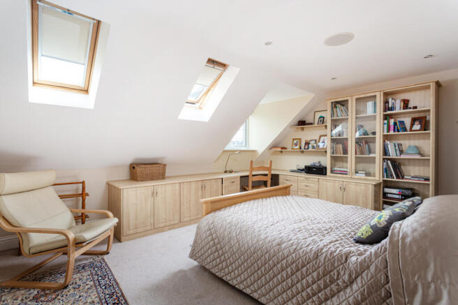 4 bed Detached for sale Image 12