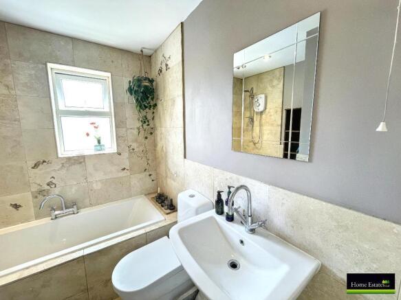 3 bed Terraced for sale Image 12