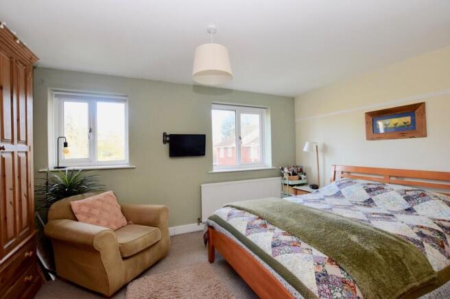 3 bed Detached for sale Image 8