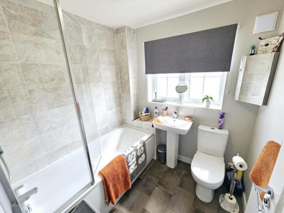 3 bed Semi-Detached for sale Image 11