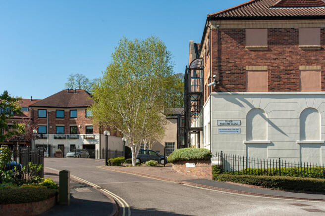 2 bed Apartment to rent Image 9