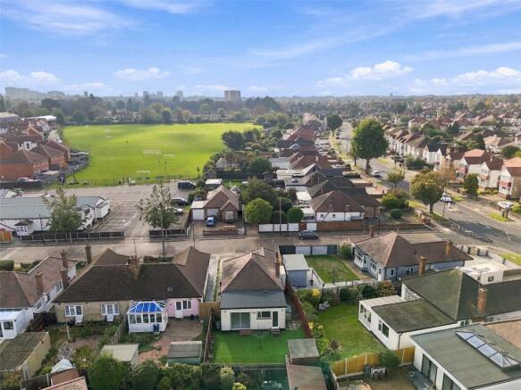 Thornford Gardens, Southend-on-Sea, Essex, SS2 photo 2