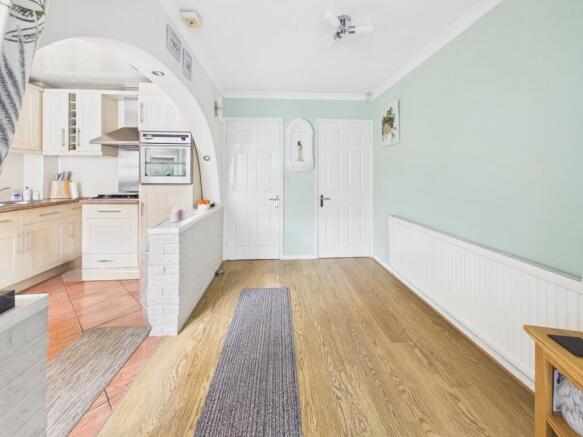 3 bed Semi-Detached for sale Image 10