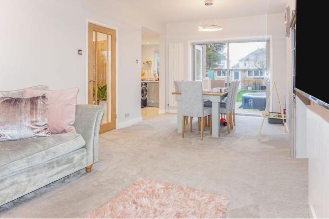 Lounge/Dining Room