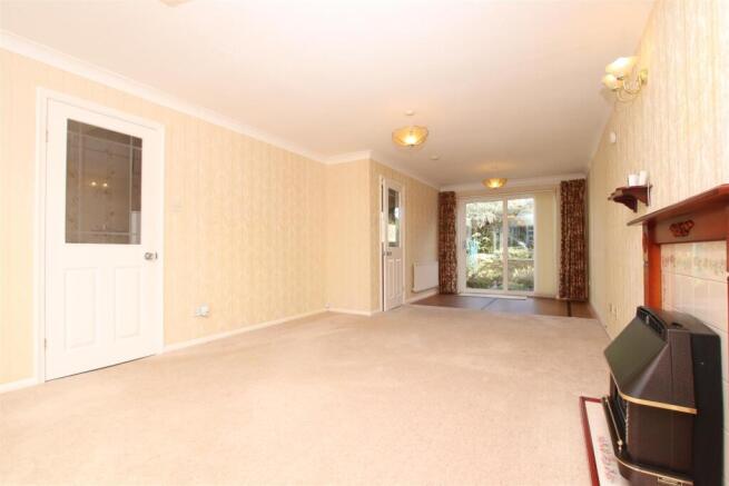 Living Room Diner_.JPG