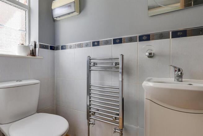 5 bed Detached for sale Image 12
