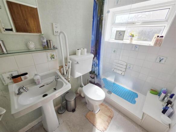 2 bed Semi-Detached Bungalow for sale Image 7