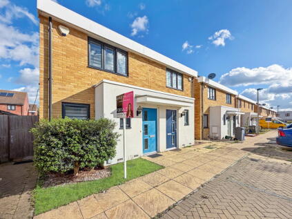Sanderling Close, East Tilbury RM18 8FF