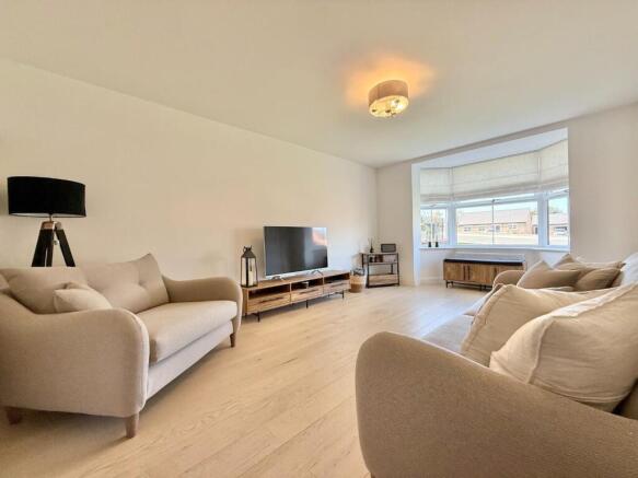 3 bed Detached to rent Image 5