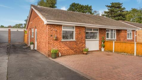 Lowlands Avenue, Streetly, B74