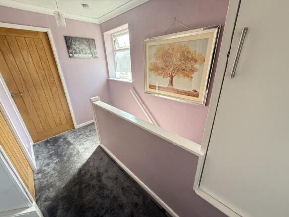 4 bed Semi-Detached for sale Image 6