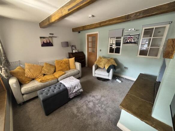 5 bed Detached for sale Image 11