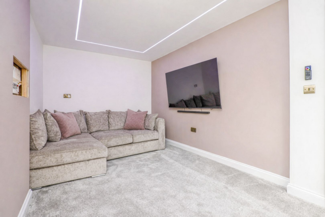 4 bed Detached for sale Image 6