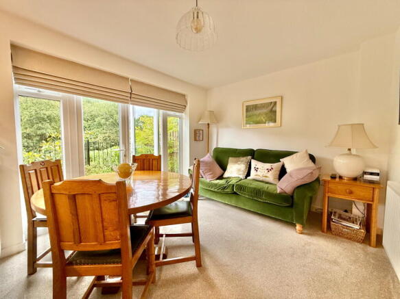 4 bed Semi-Detached for sale Image 7