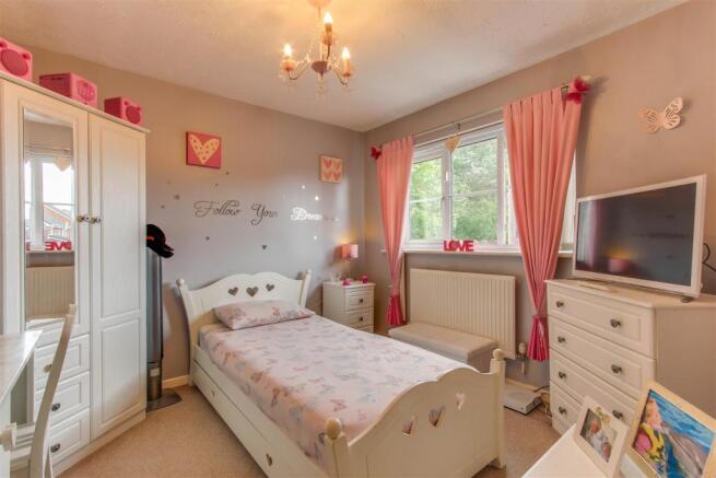 23 Whitland Way-18.jpg