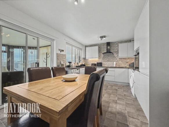 3 bed Detached for sale Image 6