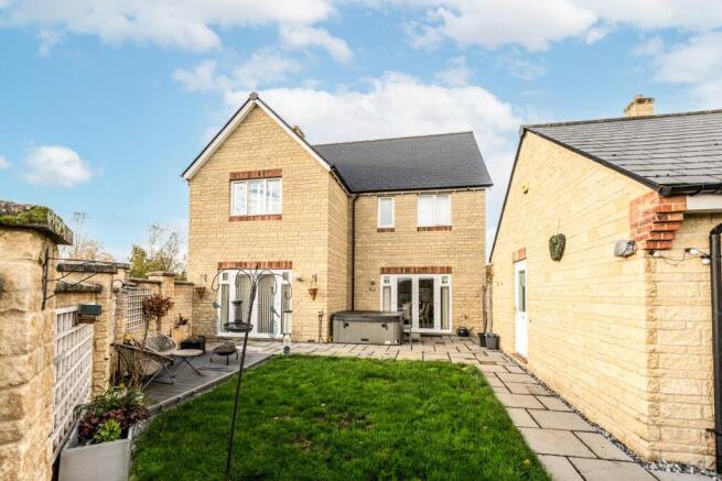 Sungold Place, Carterton, Oxfordshire, OX18 photo 4