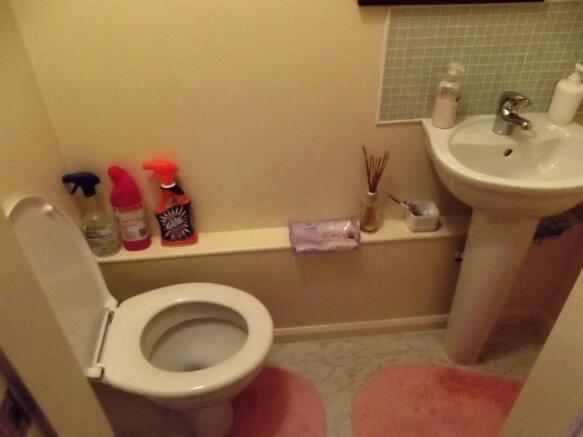 En Suite w.c + Basin
