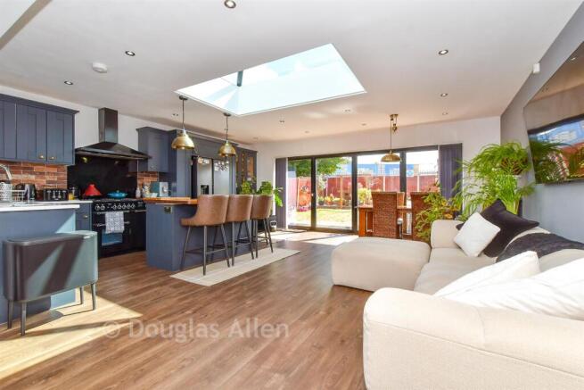Kitchen/Diner/Family Area