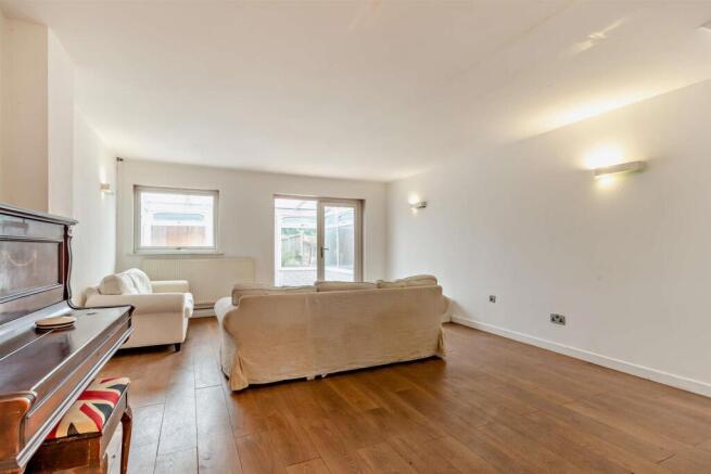 8675209-interior07-800.jpg