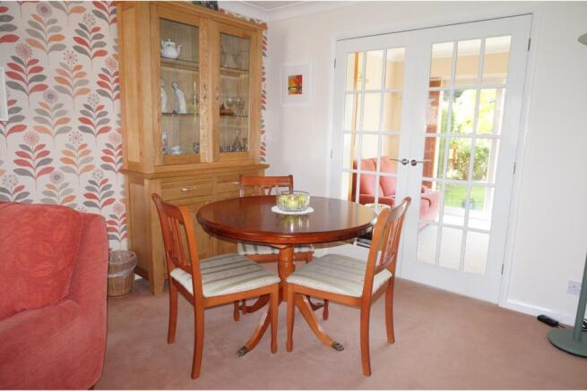 Lounge/Dining Room