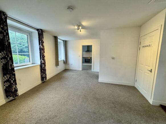 L-SHAPED LOUNGE