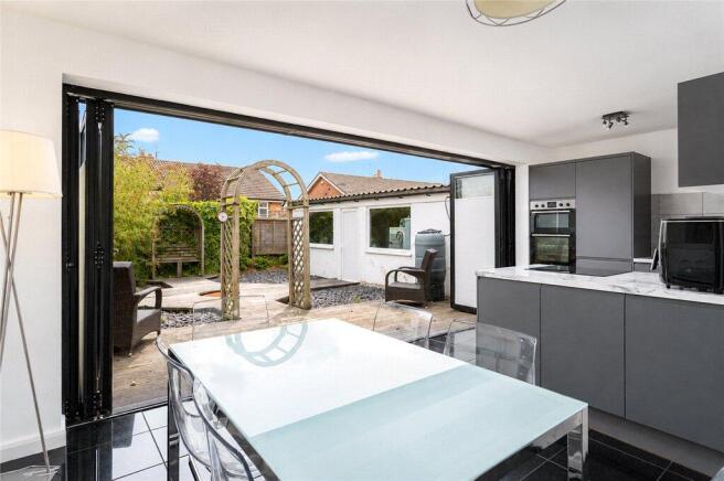2 bed Bungalow for sale Image 12
