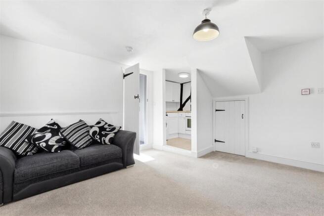 Flat 4 Market Hill 1.jpg