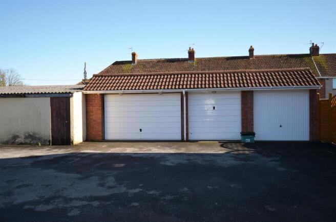 TRIPLE GARAGE