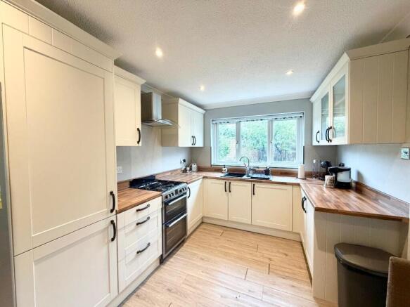 3 bed Detached for sale Image 5