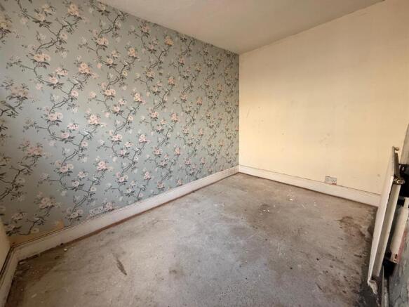 4 bed House for sale Image 12