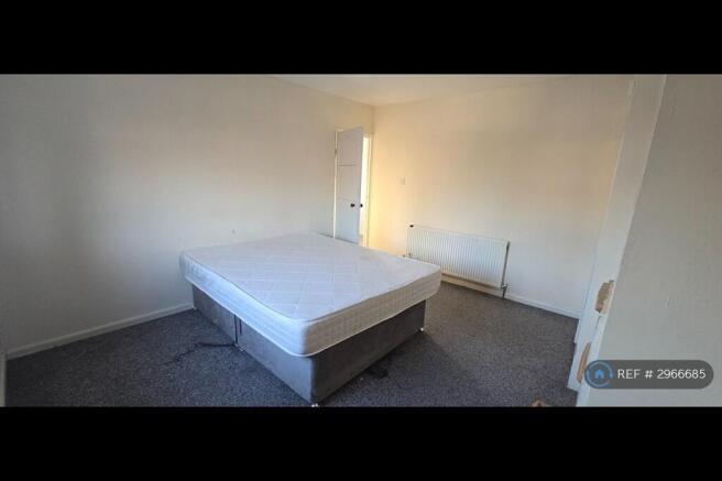3 bed Semi-Detached to rent Image 6
