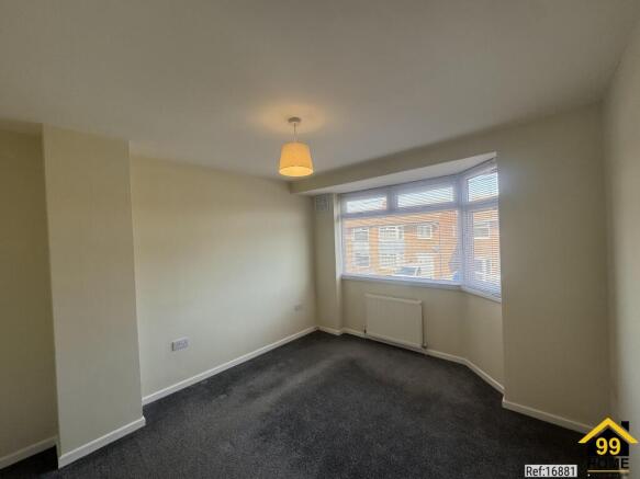 3 bed Semi-Detached for sale Image 9
