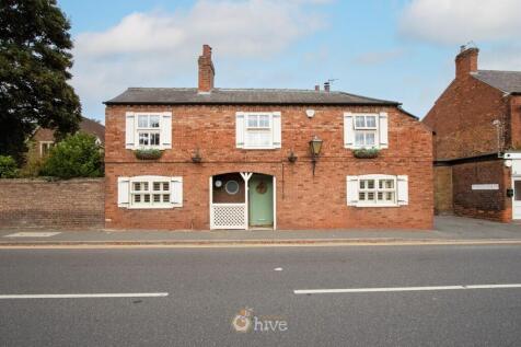 High Street, Hatfield, Doncaster, DN7