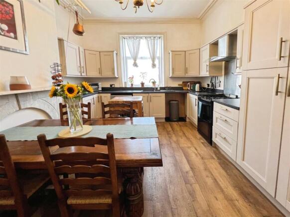 4 bed End of Terrace for sale Image 8