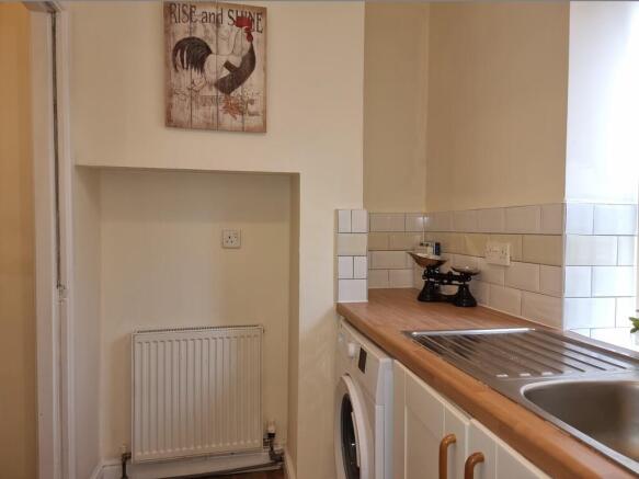 Studio to rent Image 6