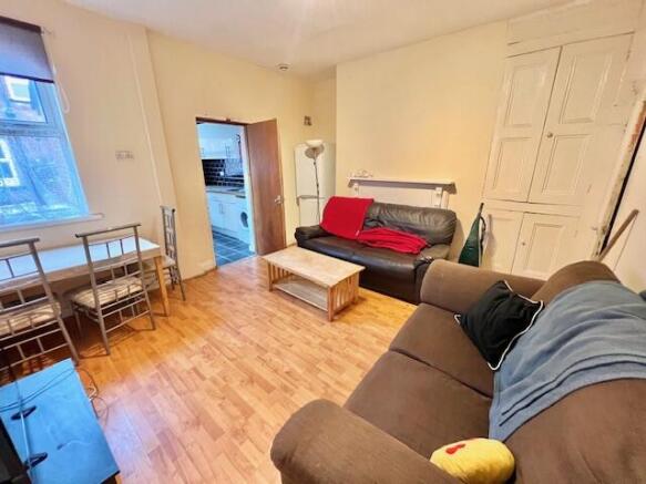 5 bed Terraced to rent Image 9